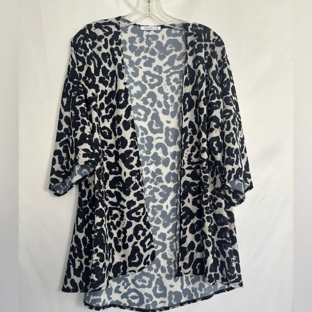 Pink Milly leopard print open-front garment is a lightweight, sheer kimono - Picture 4 of 10